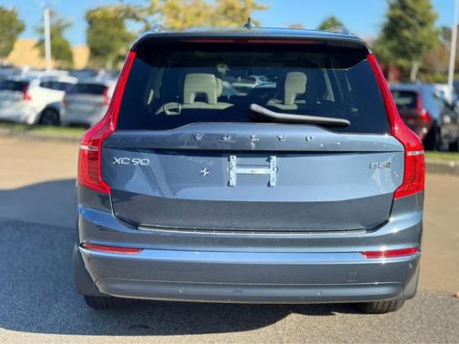 2024 Volvo XC90 B5 Core Bright Theme