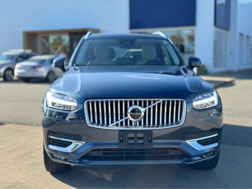 2024 Volvo XC90 B5 Core Bright Theme