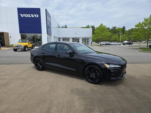 2024 Volvo S60 B5 Plus Black Edition