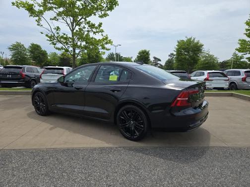 2024 Volvo S60 B5 Plus Black Edition