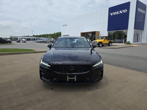 2024 Volvo S60 B5 Plus Black Edition