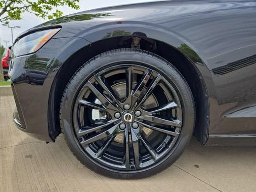 2024 Volvo S60 B5 Plus Black Edition
