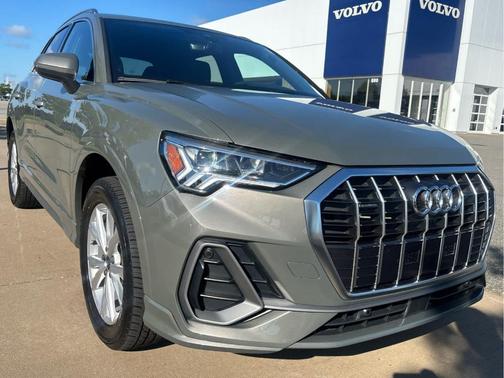 Chronos Gray Metallic 2025 Audi Q3 45 S line Premium
