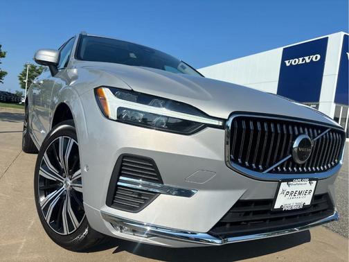 Silver 2023 Volvo XC60 B5 Plus Bright Theme