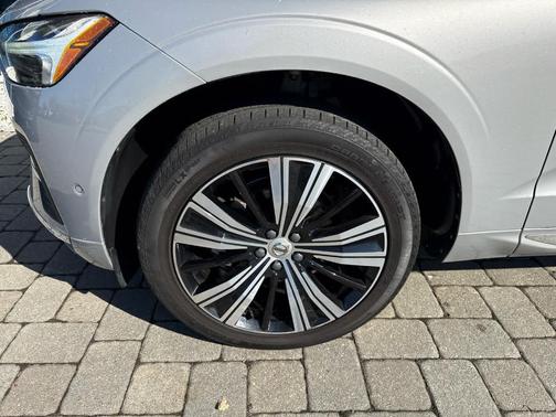 Silver 2023 Volvo XC60 B5 Plus Bright Theme