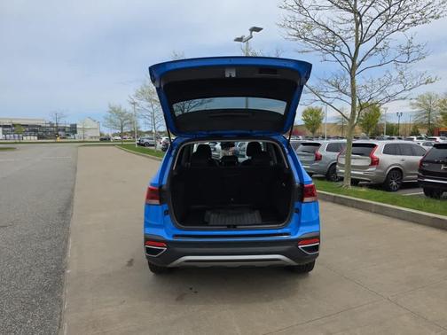 Cornflower Blue 2023 Volkswagen Taos 1.5T SE