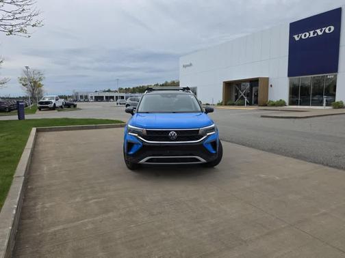 Cornflower Blue 2023 Volkswagen Taos 1.5T SE