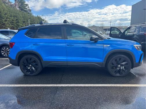 Cornflower Blue 2023 Volkswagen Taos 1.5T SE