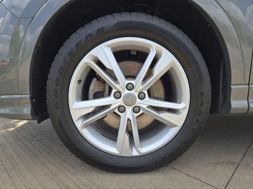 2019 Audi Q3 2.0T S line Premium Plus