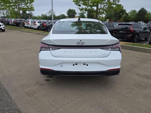 2022 Hyundai ELANTRA HEV Limited
