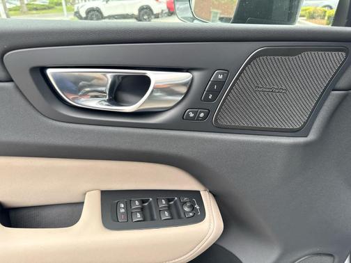 Metallic 2026 Volvo XC60 B5 Plus