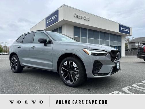 Metallic 2026 Volvo XC60 B5 Plus