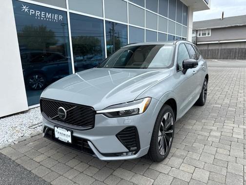 Metallic 2026 Volvo XC60 B5 Plus