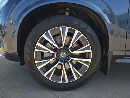 2022 Volvo XC90 T6 Momentum 7 Passenger