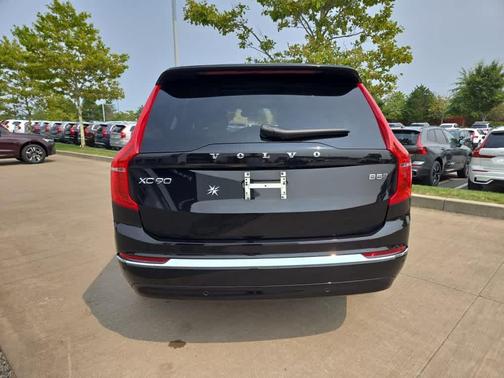 2025 Volvo XC90 B5 Core