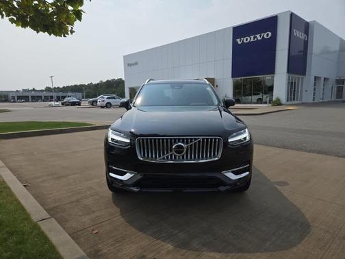 2025 Volvo XC90 B5 Core