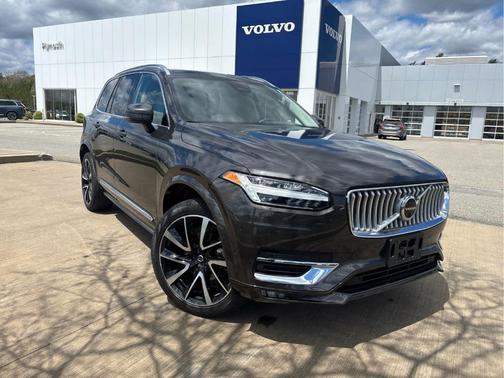 Platinum Grey Metallic 2023 Volvo XC90 B6 Plus 7-Seater