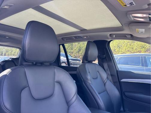2024 Volvo XC90 B5 Core Bright Theme