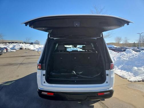 2024 Jeep Wagoneer Series III