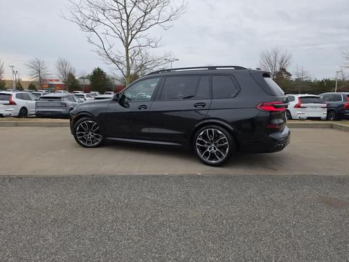 Carbon Black Metallic 2026 BMW X7 M60i