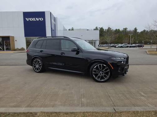 Carbon Black Metallic 2026 BMW X7 M60i