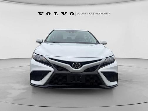 Ice Edge 2024 Toyota Camry SE