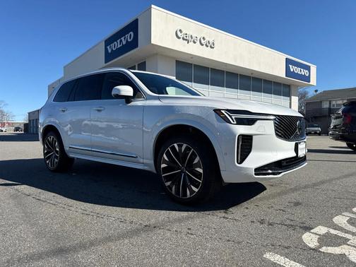 Crystal White Pearl 2026 Volvo XC90 B6 Plus 7-Seater