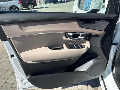 Crystal White Pearl 2026 Volvo XC90 B6 Plus 7-Seater