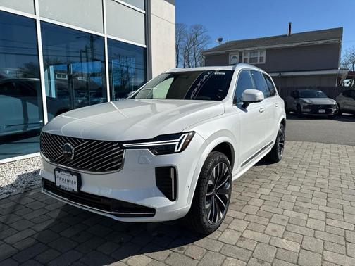 Crystal White Pearl 2026 Volvo XC90 B6 Plus 7-Seater
