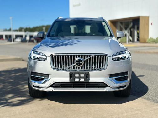 2023 Volvo XC90 Recharge Plug-In Hybrid T8 Plus Bright Theme 7-Seater