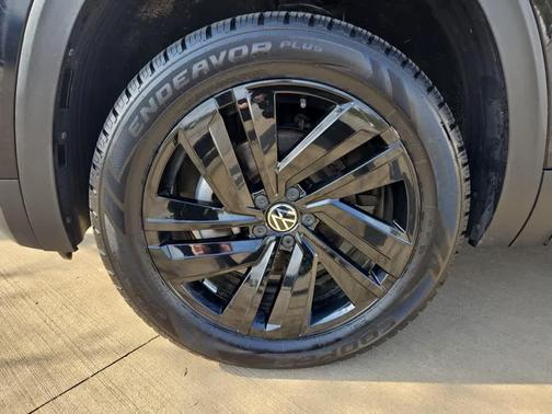 2022 Volkswagen Atlas Cross Sport 3.6L V6 SE w/Technology