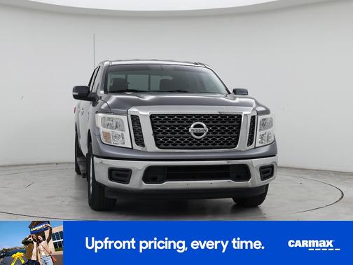 2017 Nissan Titan SV