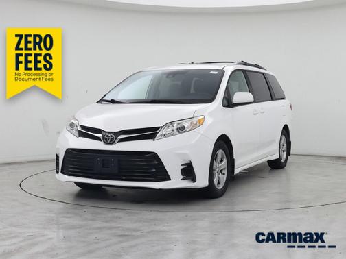 White 2019 Toyota Sienna LE
