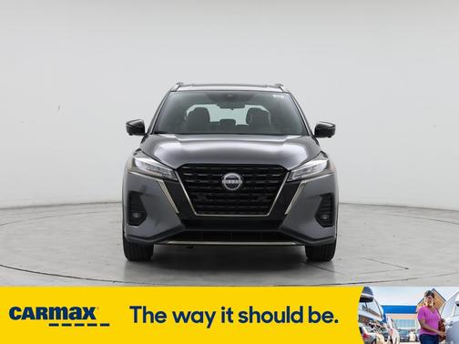 2022 Nissan Kicks SR