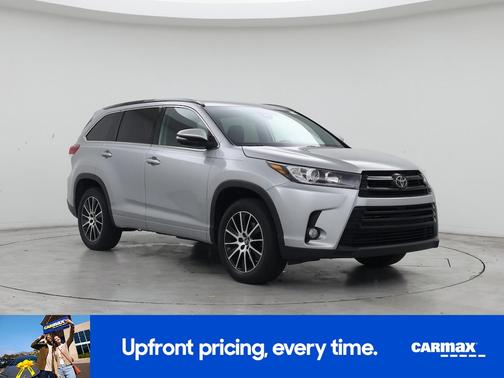Silver 2018 Toyota Highlander SE
