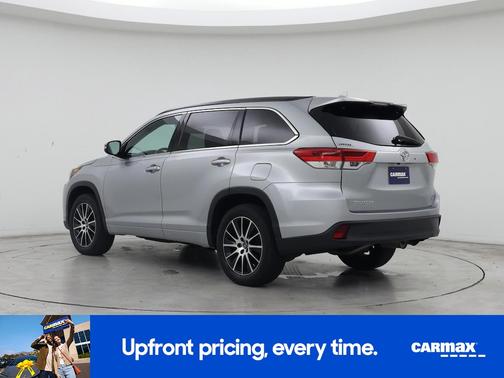 Silver 2018 Toyota Highlander SE