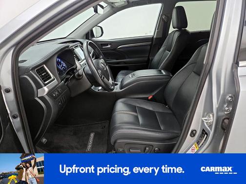 Silver 2018 Toyota Highlander SE