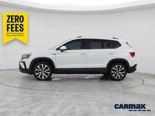 White 2022 Volkswagen Taos SE
