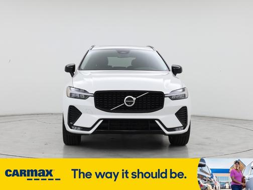 2024 Volvo XC60 B5 Plus Dark Theme