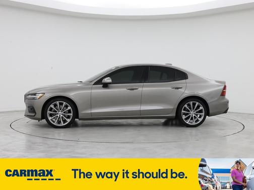 2021 Volvo S60 T5 Momentum