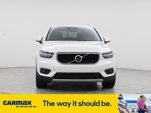 2021 Volvo XC40 T5 Momentum