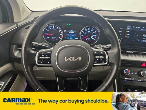 2022 Kia Carnival LX