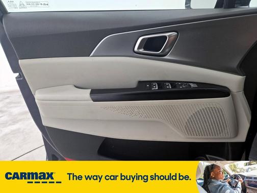 2022 Kia Carnival LX