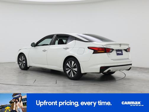 White 2021 Nissan Altima SV