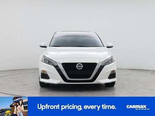 White 2021 Nissan Altima SV