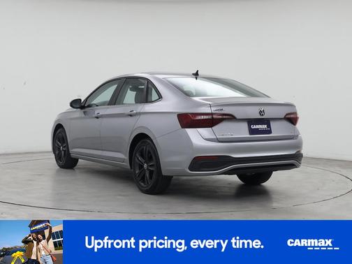 Silver 2022 Volkswagen Jetta SE