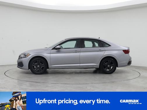 Silver 2022 Volkswagen Jetta SE