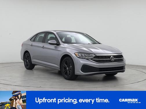 Silver 2022 Volkswagen Jetta SE