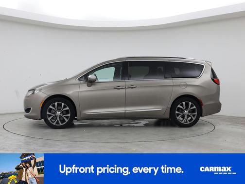 Gold 2017 Chrysler Pacifica Limited