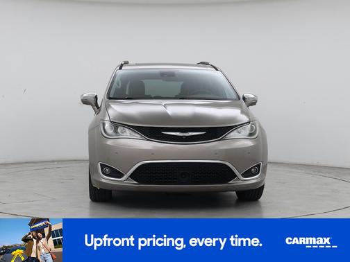 Gold 2017 Chrysler Pacifica Limited
